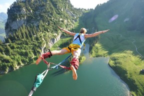 Kaiyun官方登录入口-18岁票王亚马尔与涅槃王者登贝莱领衔！FIFPRO年度最佳11人揭晓